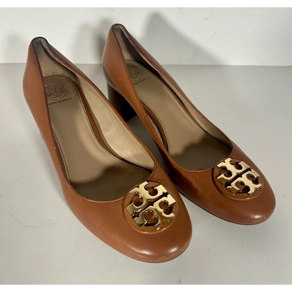 Tory Burch Claire Tan Leather Block Heel Logo Medallion Pumps 8.5M